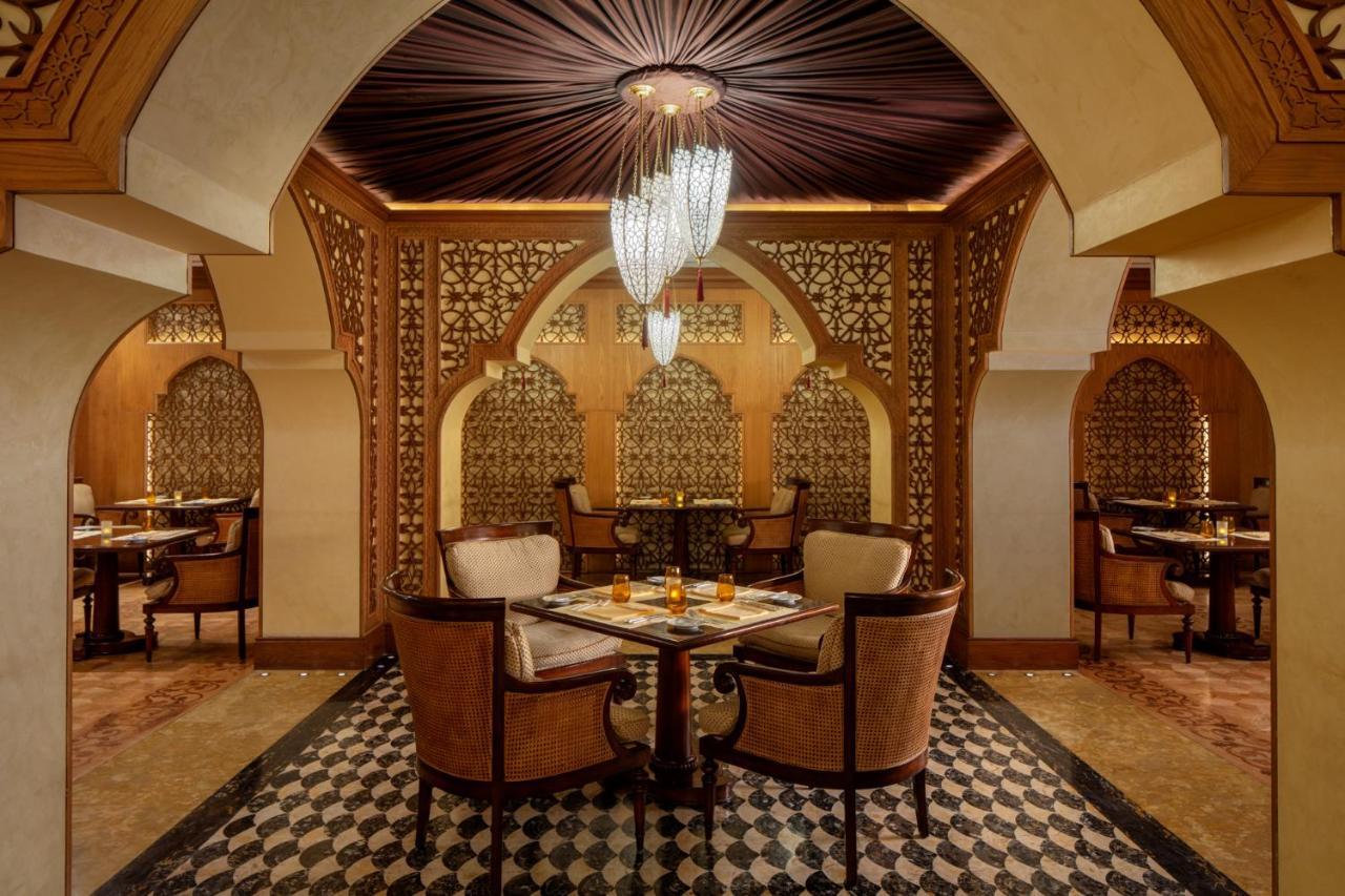 The Regency Hotel Kuwait Kuwait City Exteriér fotografie The restaurant