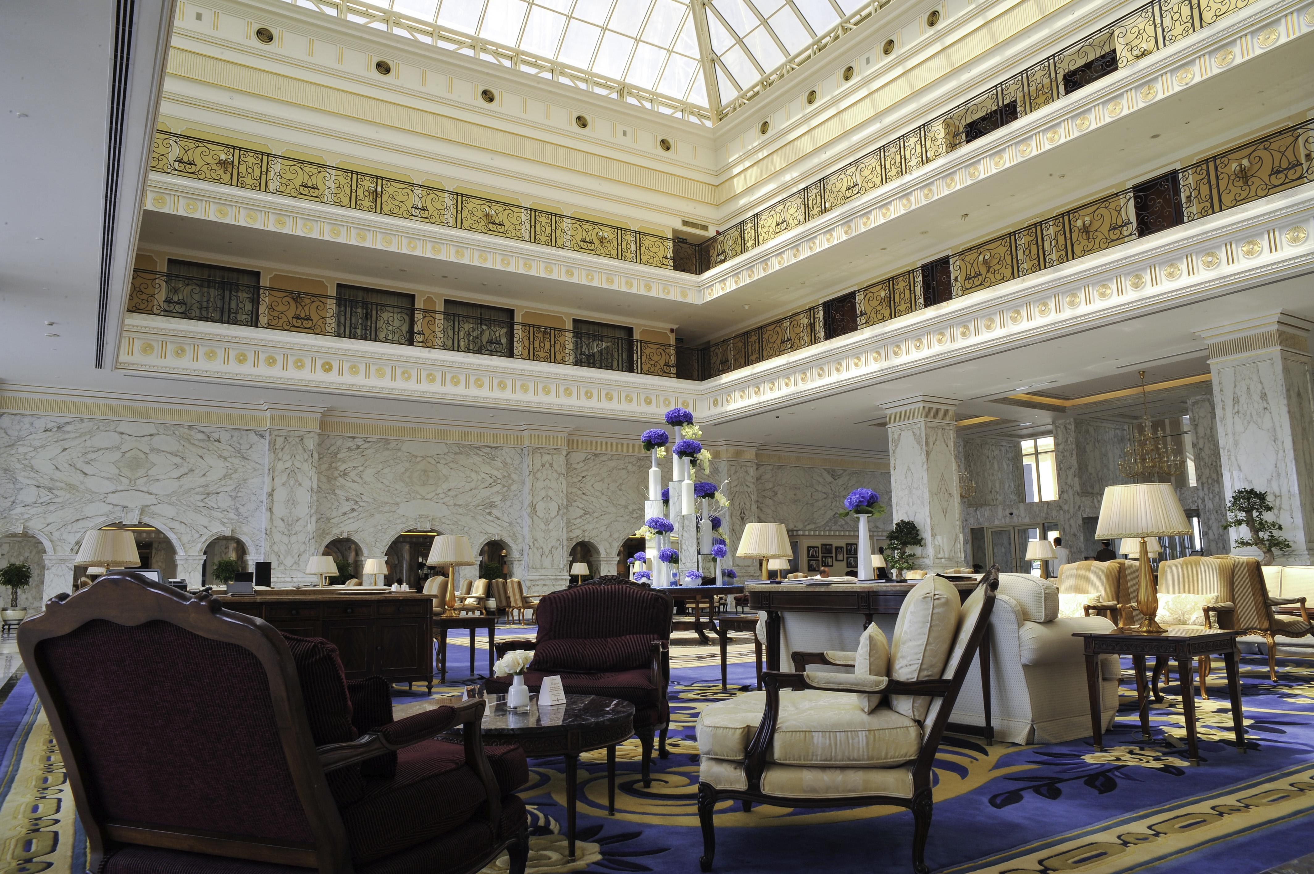 The Regency Hotel Kuwait Kuwait City Exteriér fotografie The lobby