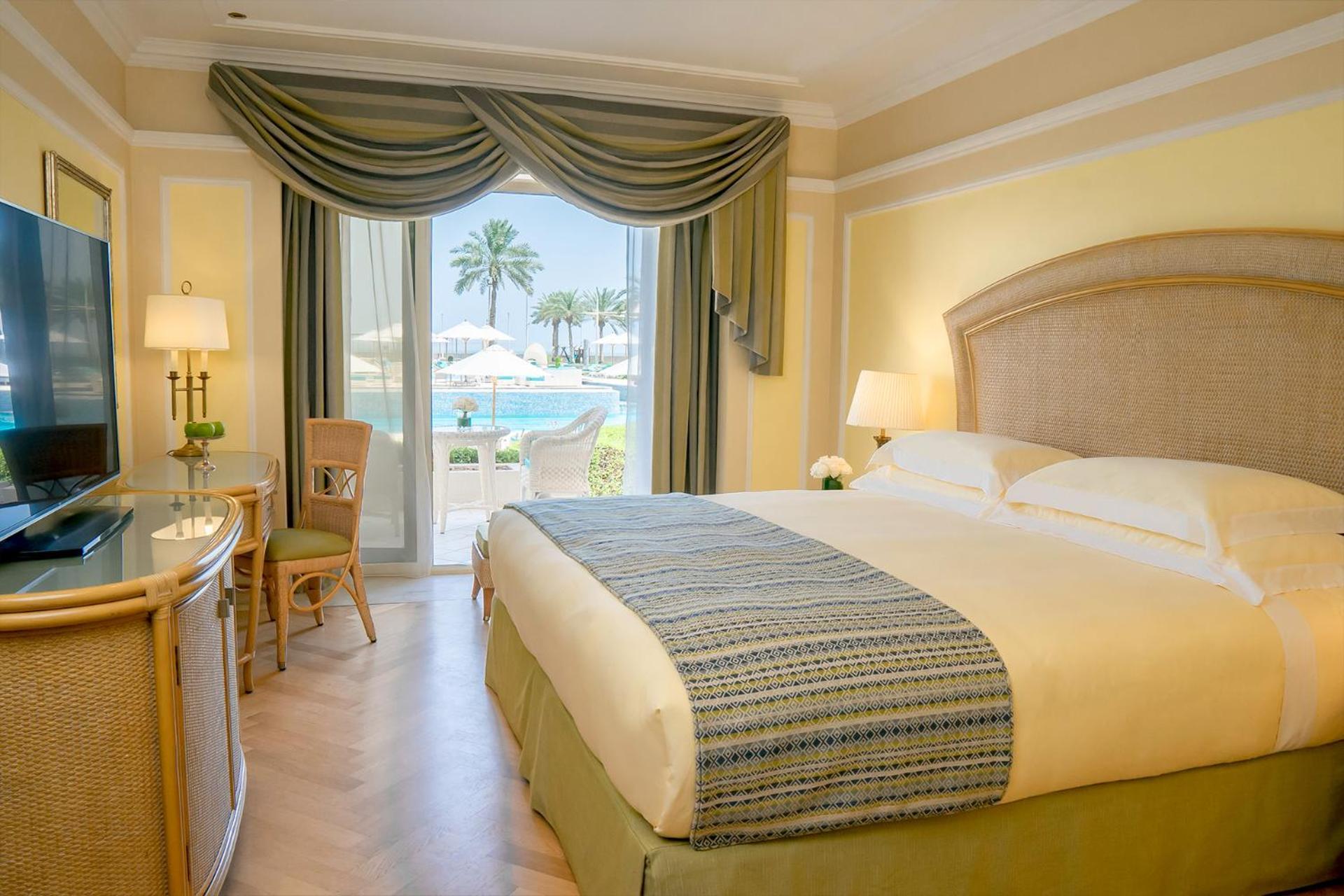 The Regency Hotel Kuwait Kuwait City Exteriér fotografie A room at the Hilton Sharm El Sheikh Resort