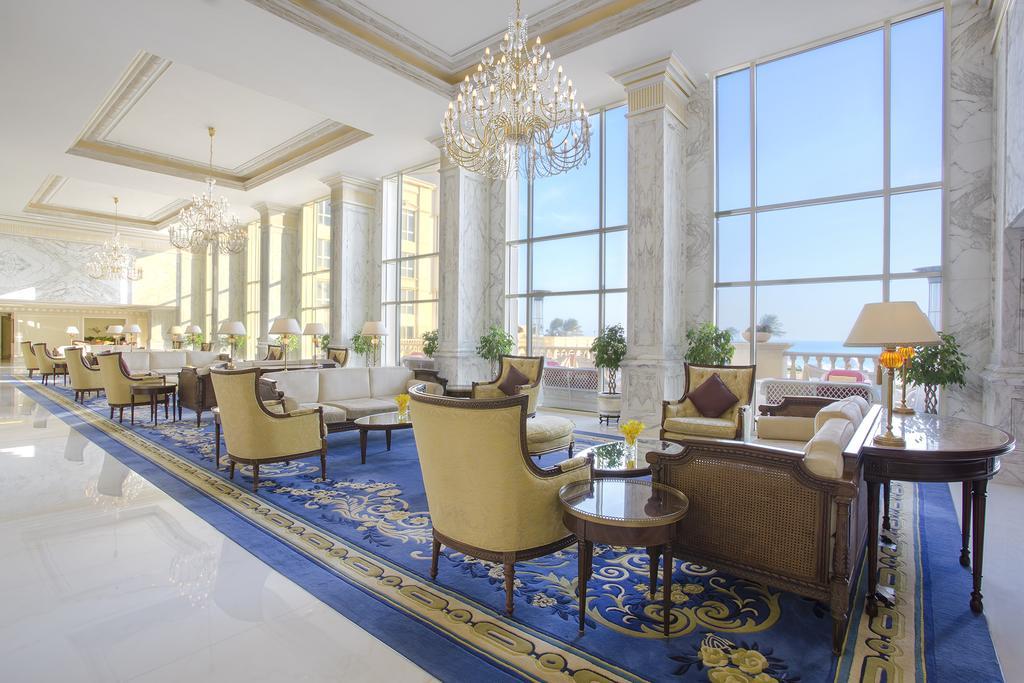 The Regency Hotel Kuwait Kuwait City Exteriér fotografie The lobby