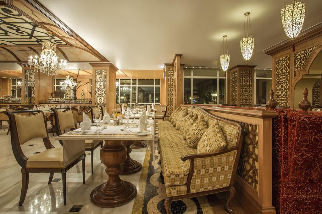 The Regency Hotel Kuwait Kuwait City Exteriér fotografie The restaurant
