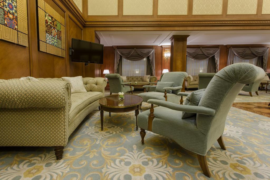 The Regency Hotel Kuwait Kuwait City Exteriér fotografie The lobby of the hotel
